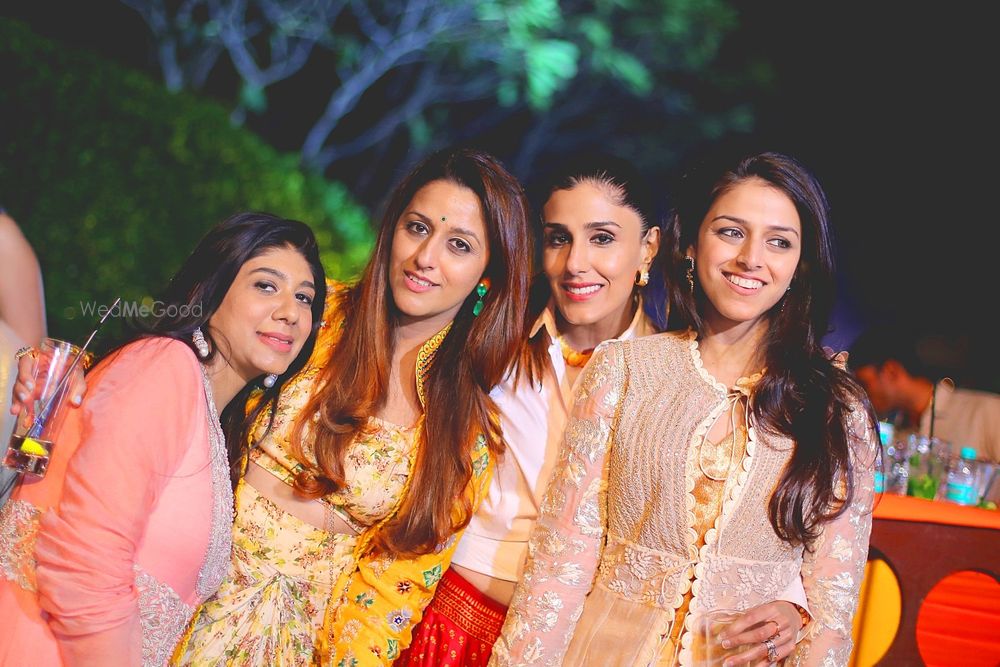 Photo From The Royal Mehandi with The Bride & Bridemaids - By Vivekk Vikas Photography 