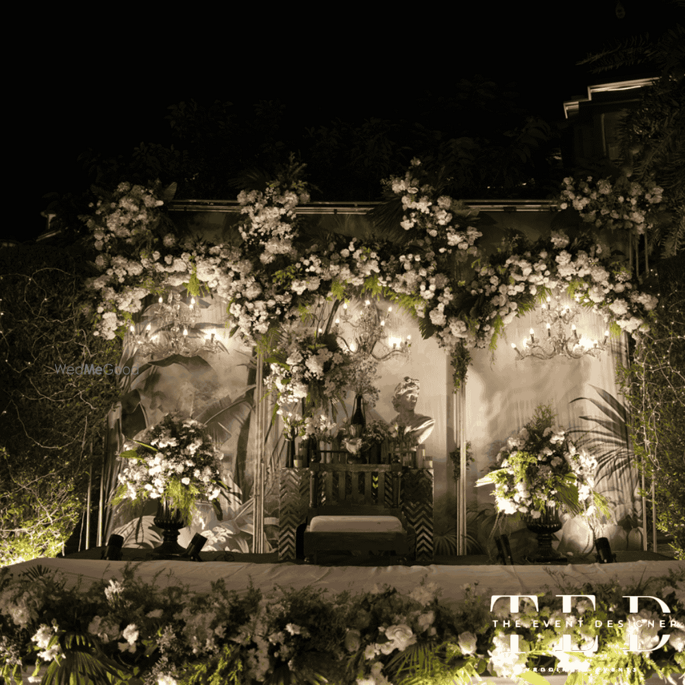 Photo From Victorian Elegance Under a Sky of Balloons - By The Event Designer