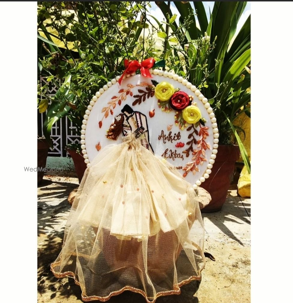 Photo From Embroidery hoop for couples - By Raj Artistry