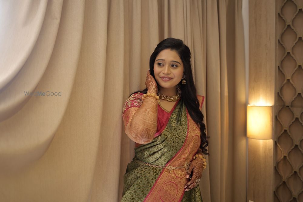 Photo From Haldi/Mehendi Looks - By Makeovers by Nishneet