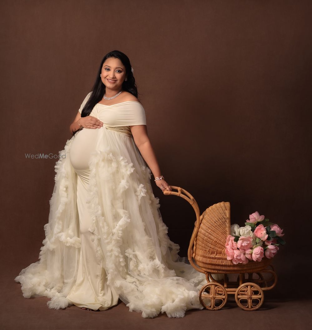 Photo From Beautiful Mom-To-be - By Makeup by Anushka Kukreja