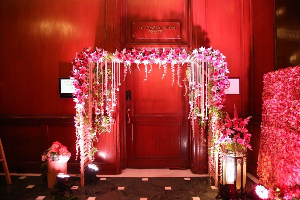 Photo From AWADHI ANDAZ (Pink roses arranged with candles and crystal ) - By MARK WEDDING 