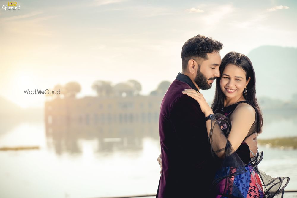 Photo From khushboo and Shiv - By Life on Reels - Pre Wedding Photography