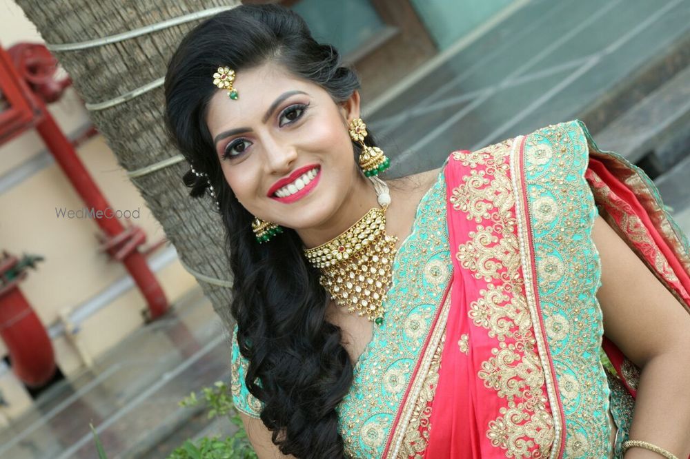 Photo From Bride/Engagement Rashmi - By Velvettbrush Makeovers