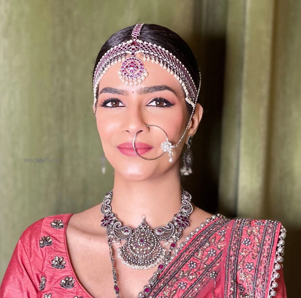 Photo From ashmita’s soft wedding glam - By Hair & Makeup by Vaishnavi