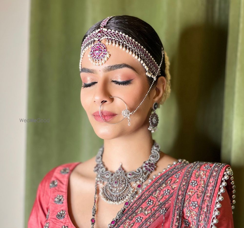 Photo From ashmita’s soft wedding glam - By Hair & Makeup by Vaishnavi