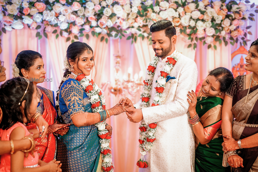 Photo From Engagement Photography - By iGlow Studioz
