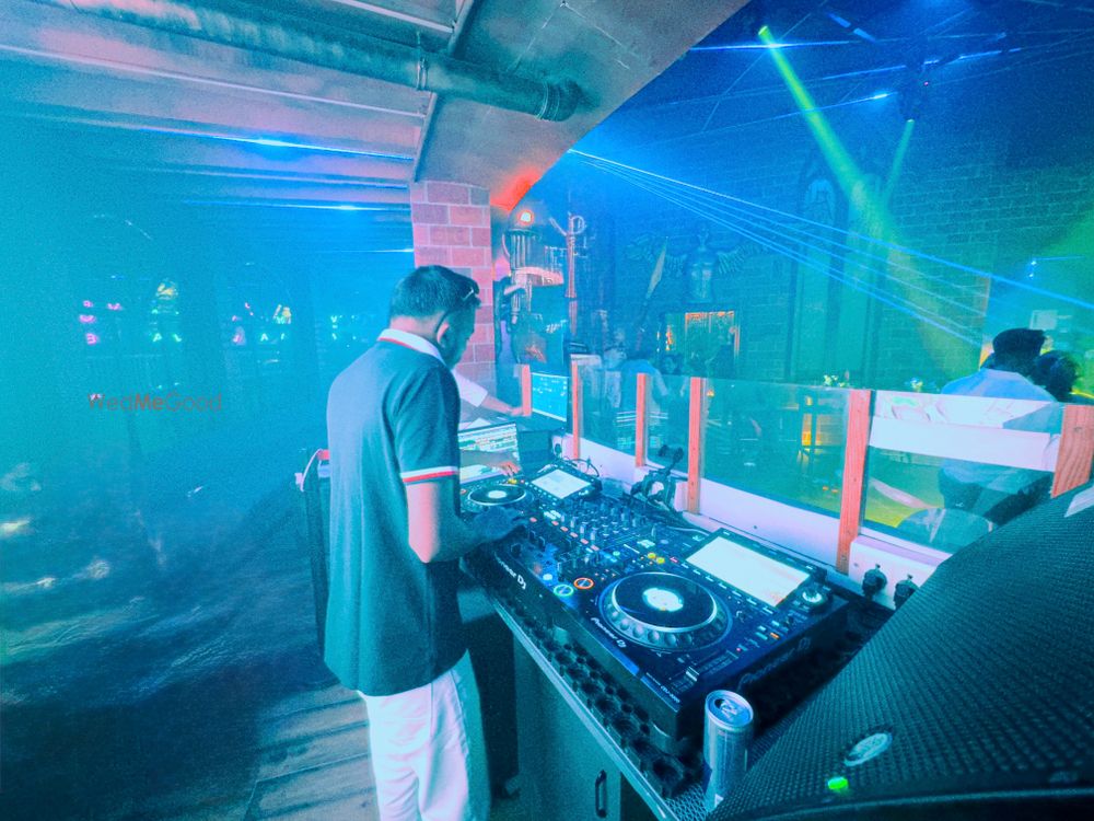 Photo From Hritik & Mihani - By DJ Moral