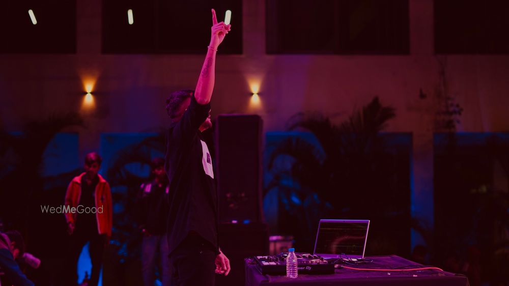 Photo From Viral & Dipiki - By DJ Moral