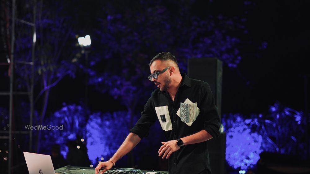 Photo From Viral & Dipiki - By DJ Moral