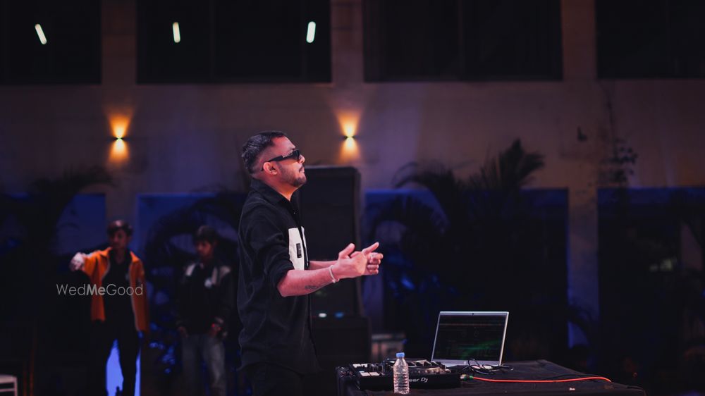 Photo From Viral & Dipiki - By DJ Moral