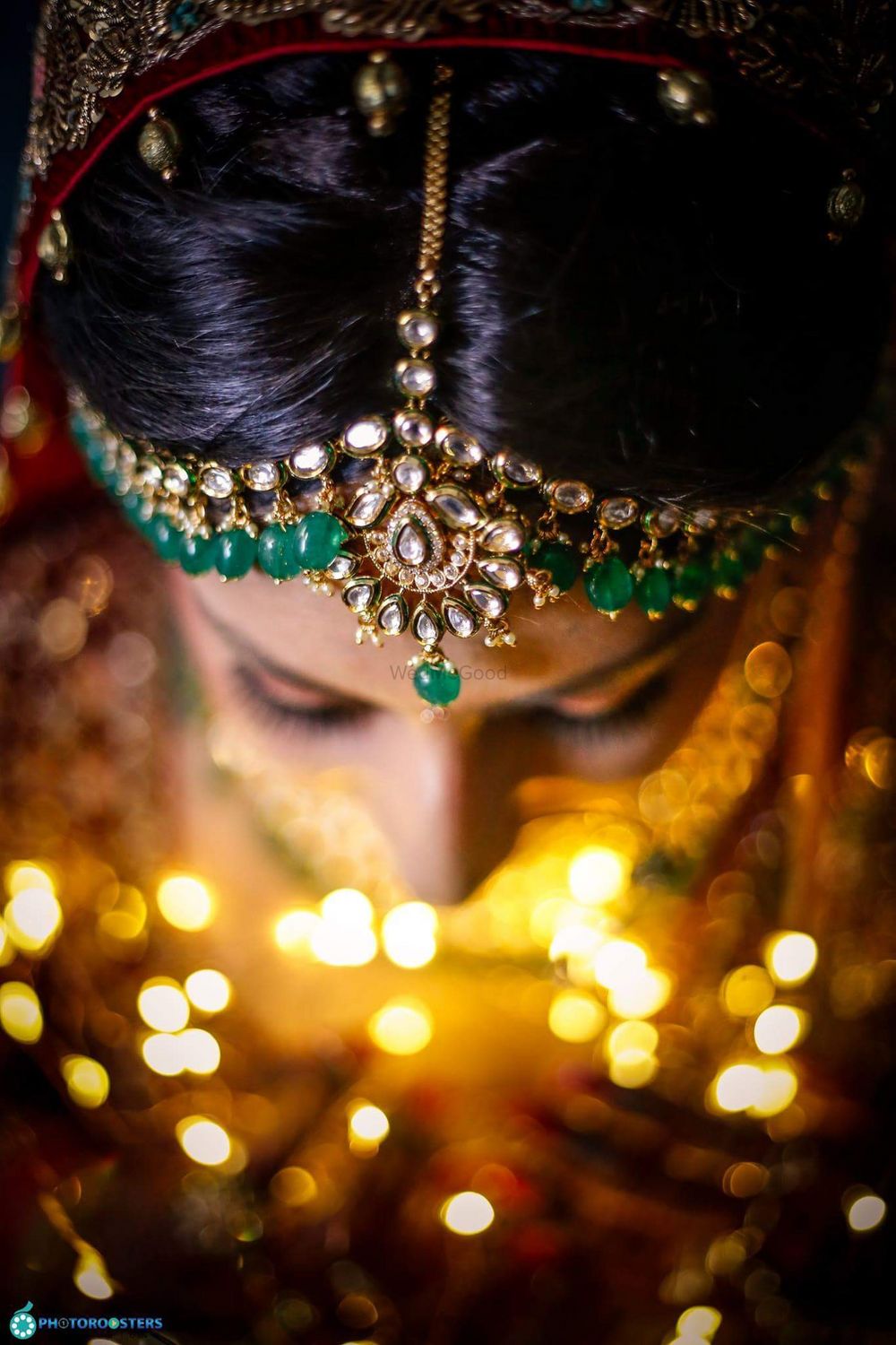 Photo of Top angle bridal portrait showing mathapatti
