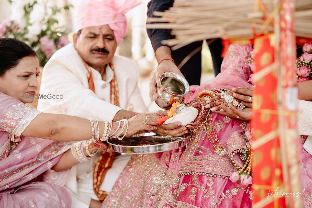 Photo From Priyanka & Sumit - By Foto Press