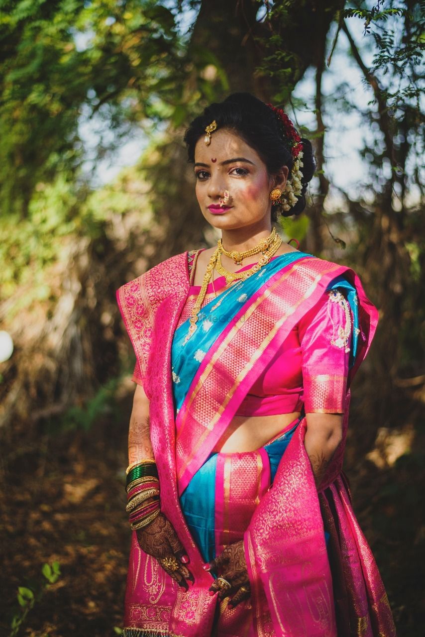 Photo of Unique combination of blue and pink nauvari saree