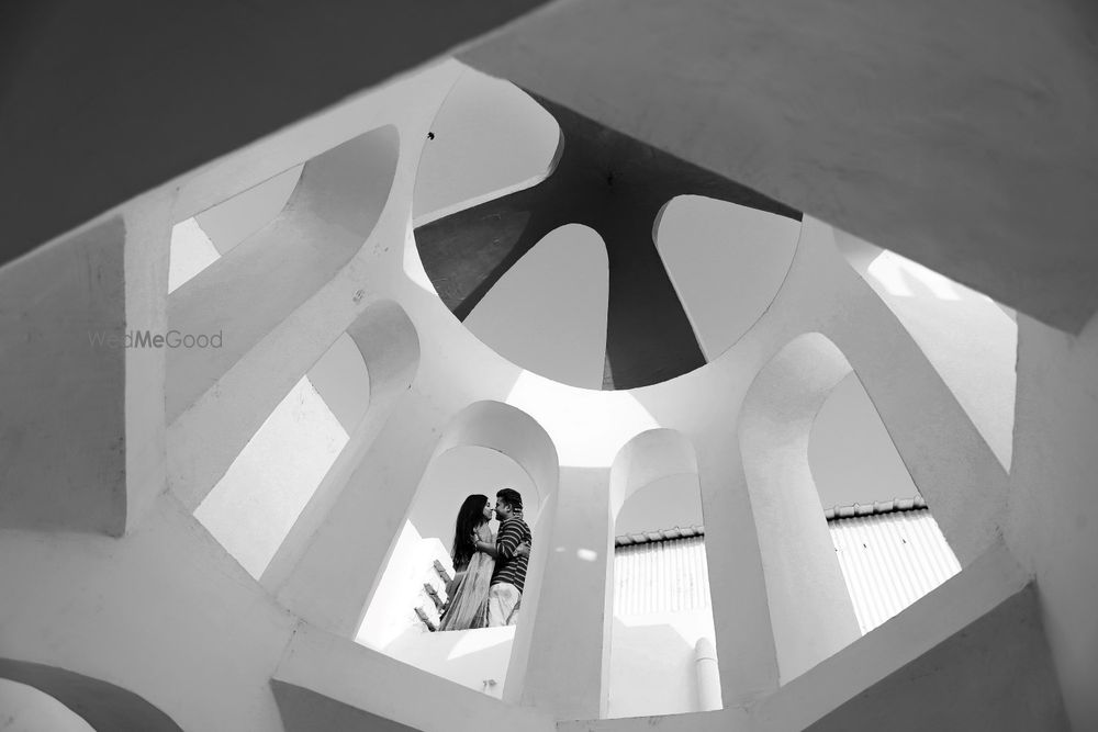 Photo From Pre-wedding : Ankit & Gunjan @ the Destination Studio - By Vivekk Vikas Photography 