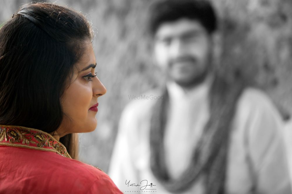 Photo From Pre Wedding - By Yatish YKR Photography
