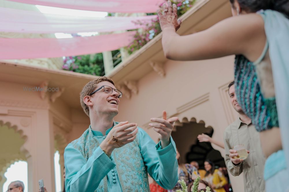 Photo From Dhriti & Adam - By Falcon Social