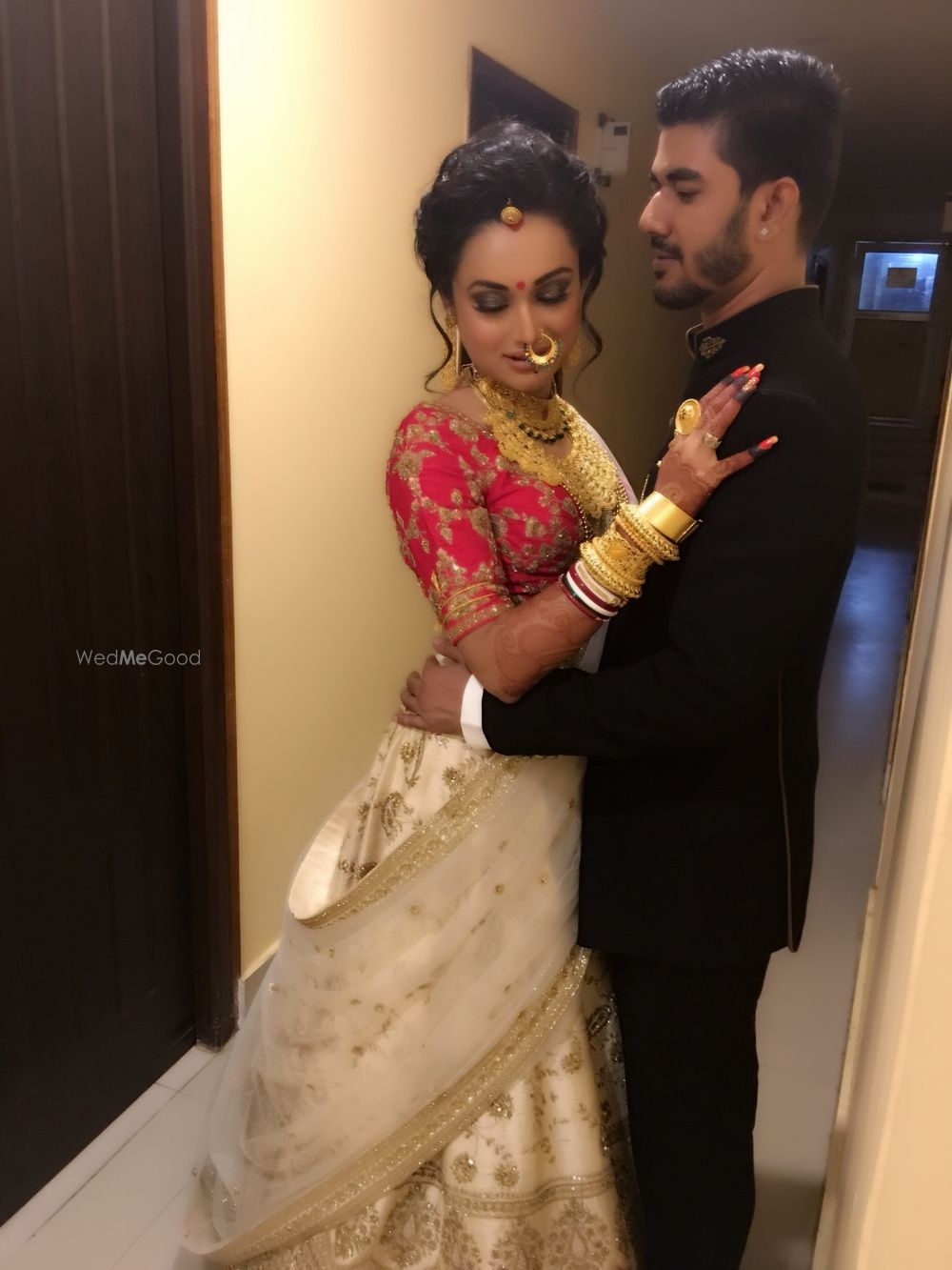 Photo From Bengali Bride_Gorgeous Tanaya on her reception, with radiant glowing skin  - By Nivritti Chandra