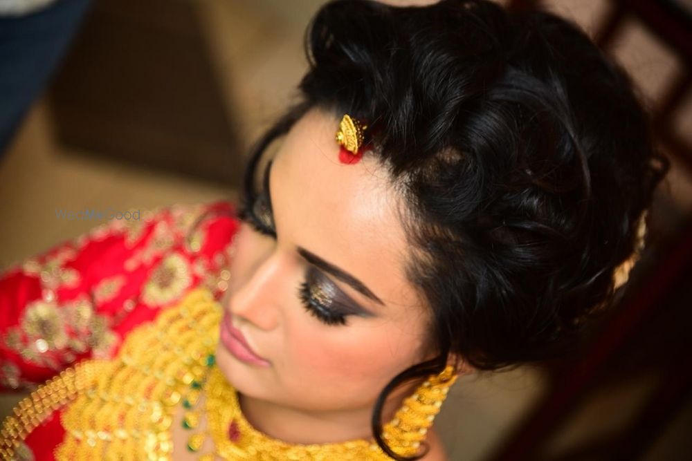 Photo From Bengali Bride_Gorgeous Tanaya on her reception, with radiant glowing skin  - By Nivritti Chandra