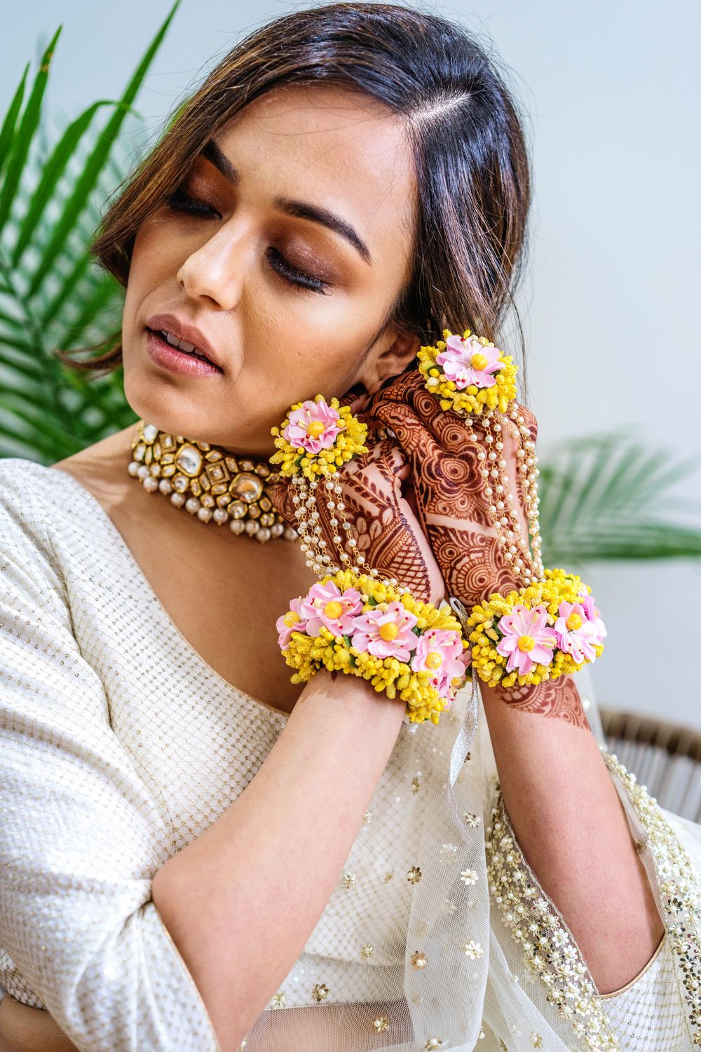 Photo of Mehendi floral jewellery haathphool