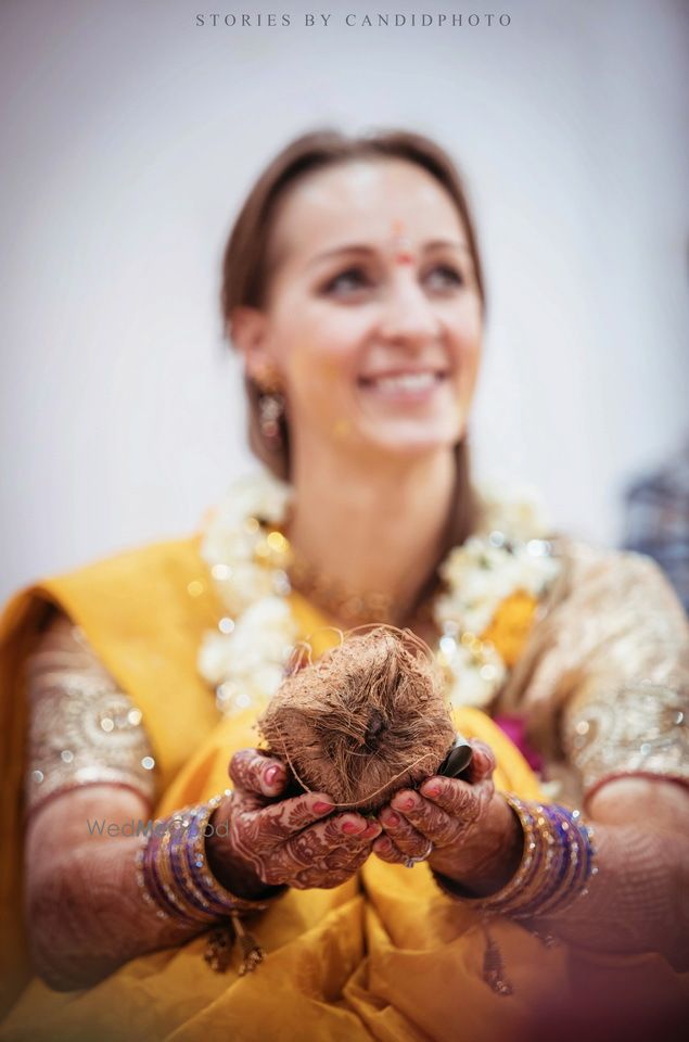 Photo From Hardik & Bella (Mehandi - By Candid Photo