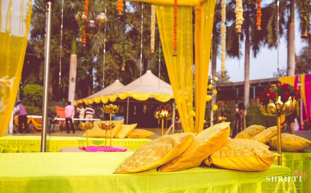 Photo From Vibrant mehendi and sangeet decor - By Shruti Mullick