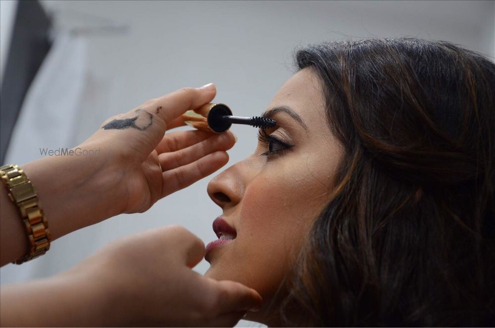 Photo From Sacchi Jhaveri Reception - By Omorfiá By Avan ~ Hair And Makeup 
