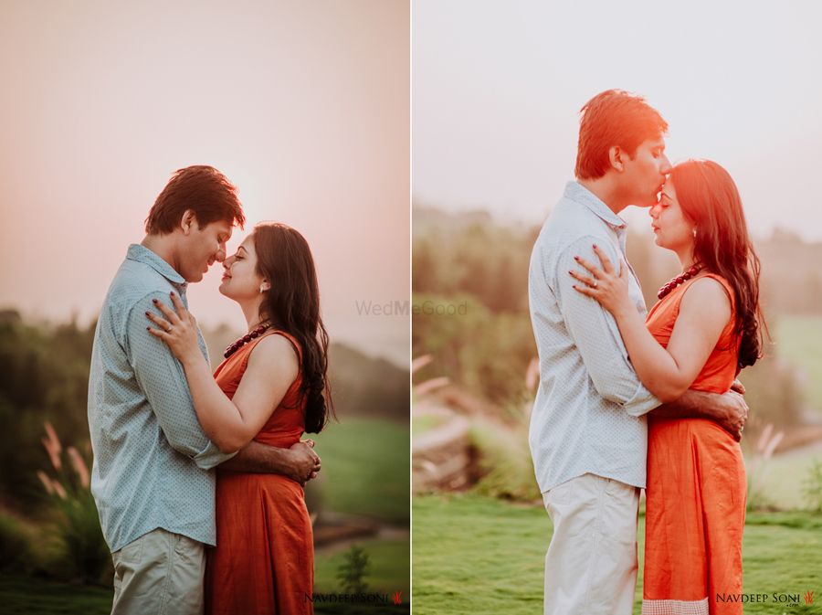 Photo From Oxford Golf Resort Pune Pre Wedding - By Navdeep Soni Photography