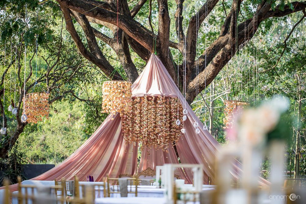 Photo of Stageless decor idea with tent type