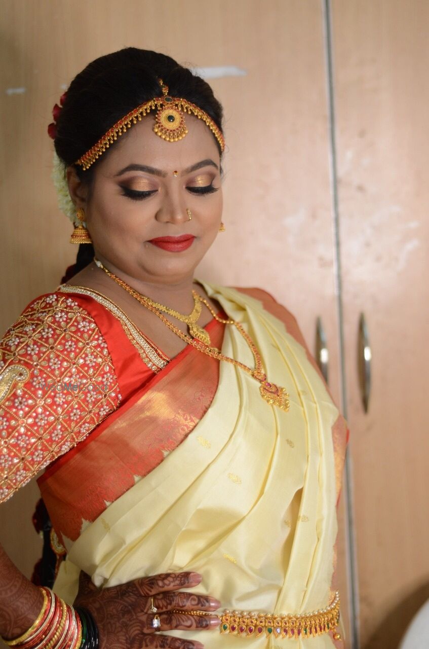 Photo From Shubhada  - By RatisMakeovers