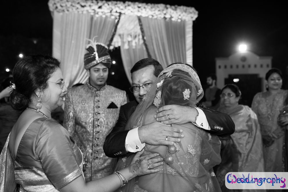 Photo From Archi & Akash Wedding - By Weddingraphy by M.O.M. Productions