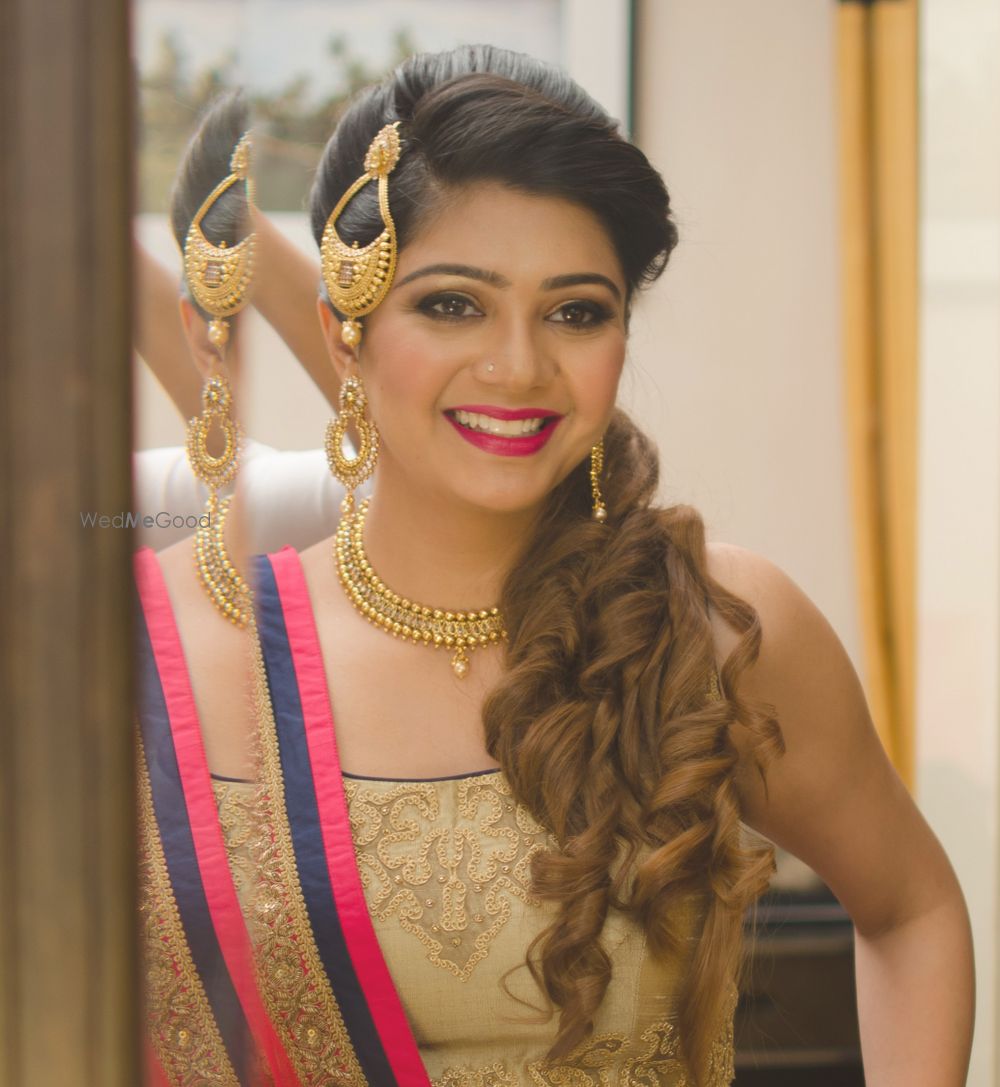 Photo From Roshini's Engagement - By Deepti Khaitan Makeup