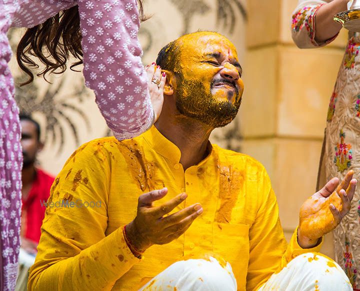 Photo From Haldi n Mehandi : Dhruva Weds Kanupriya - By Lensomaniya Photography