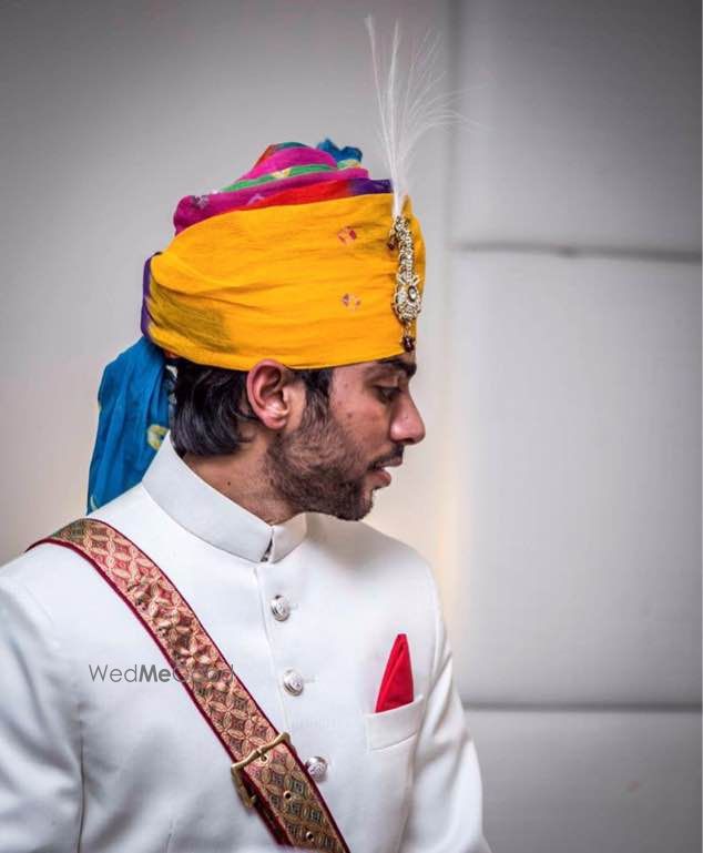 Photo of groom safa