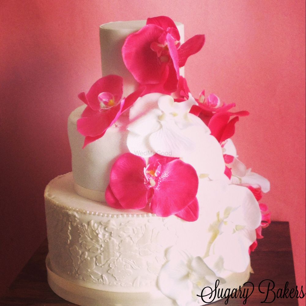 Photo From Wedding cakes - By Sugary Bakers