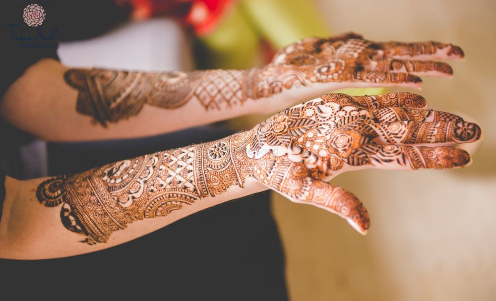 Photo of Bridal Hand Mehendi Design - Traditional Mehendi