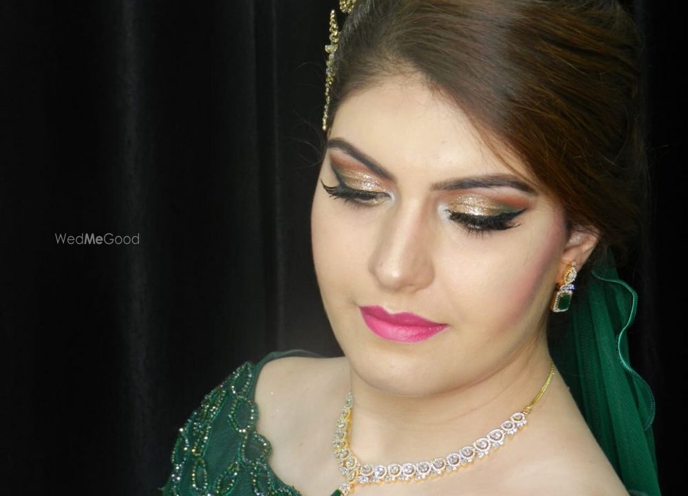 Photo From Roka/ Engagement - By Renu Suri Makeovers