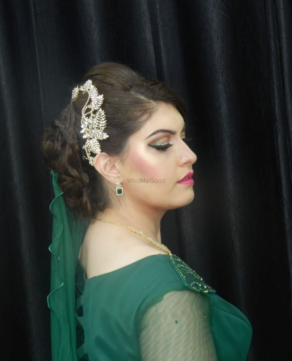 Photo From Roka/ Engagement - By Renu Suri Makeovers