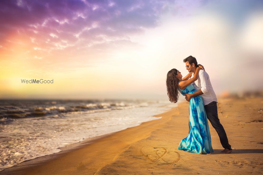 Photo From Outdoor Couple Shoot - By O M I Photography