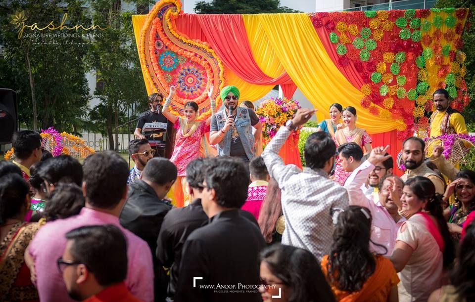 Photo From Vibrant Mehendi Decor - By Jashnn Signature Weddings & Events