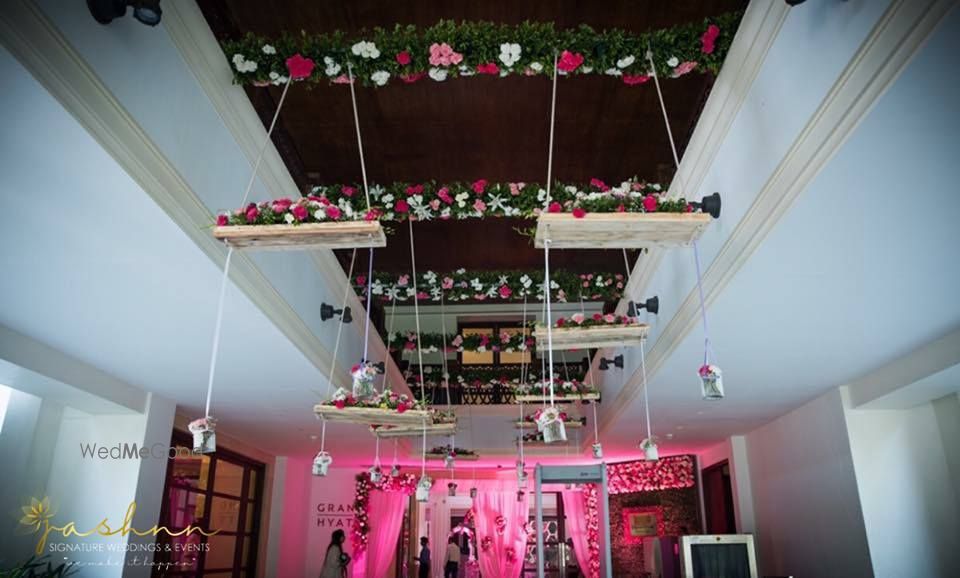 Photo From Floral Welcome Decor - By Jashnn Signature Weddings & Events