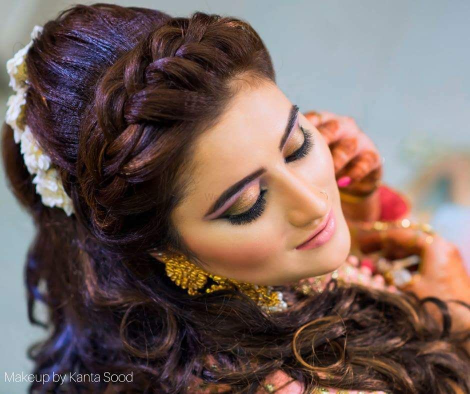 Photo From Bride's Hair Styles - By Signora Makeup