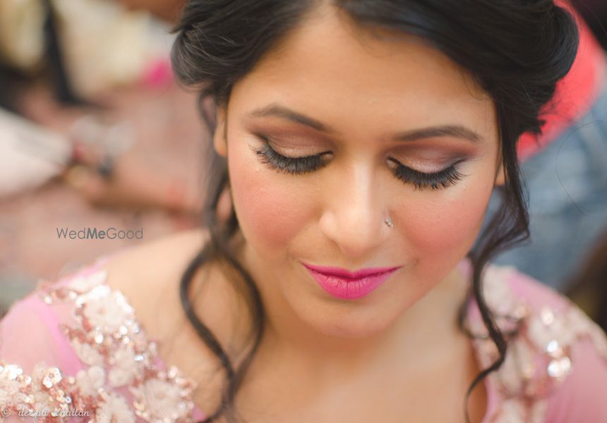 Photo From Vishruti's Engagament - By Deepti Khaitan Makeup