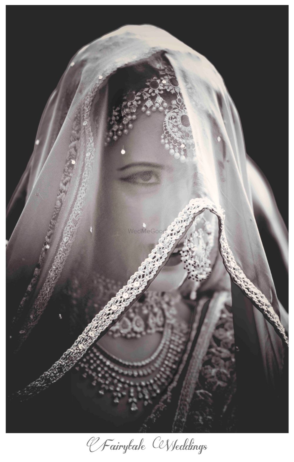 Photo of black and white bridal portrait