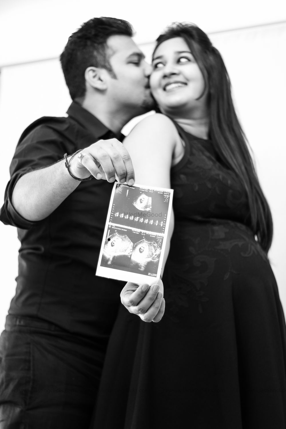 Photo From Started with a kiss & Ended like this - By Lasting Clicks