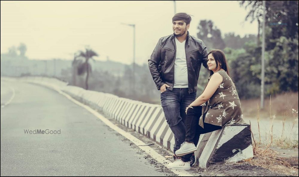 Photo From Pre Wedding - By Iconic Clicks Photography & Events