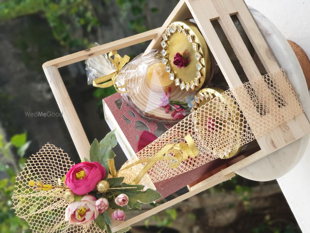 Photo From wedding Gifts / Mehendhi gifts - By Eatoos The Cake Studio