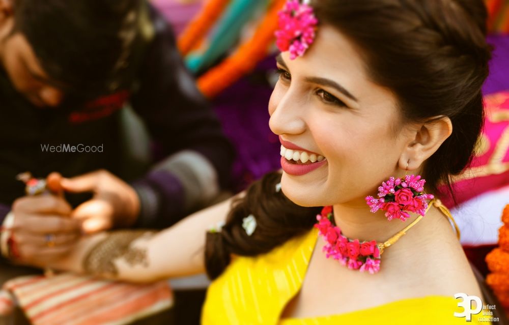 Photo From Bride’s Mehendi Looks - By Makeup by Naina Goel