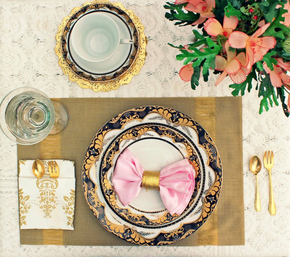Photo of bow type table setting