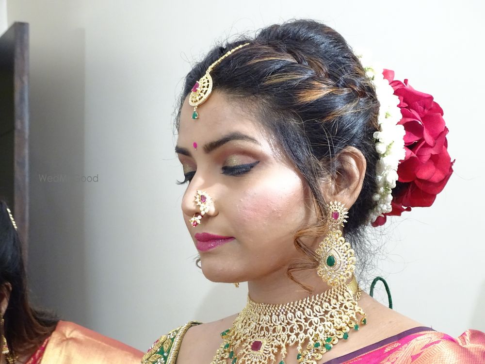 Photo From Bride Pooja - By Colours Makeup School 